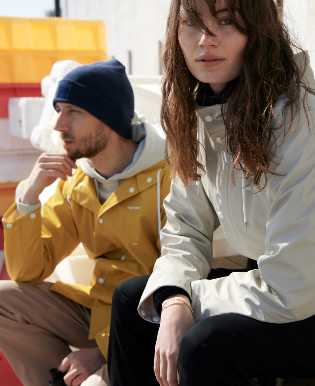 Regenjacke  - Model Stimmungsbild draussen