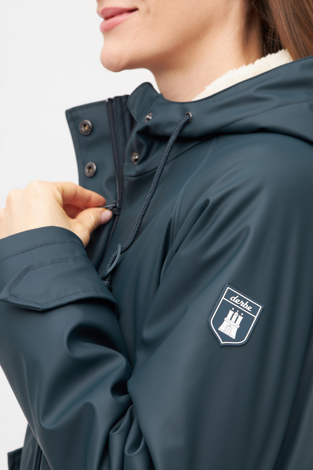 Detailansicht von einer Damen Regenjacke