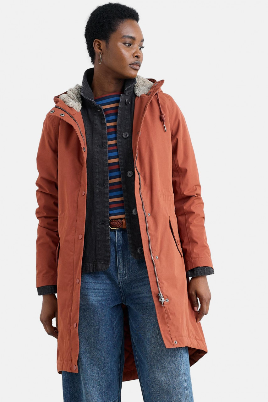Regenjacke Braun Orange Hazel Plant Hunter 2 von Seasalt Cornwall - Model - Seitenansicht