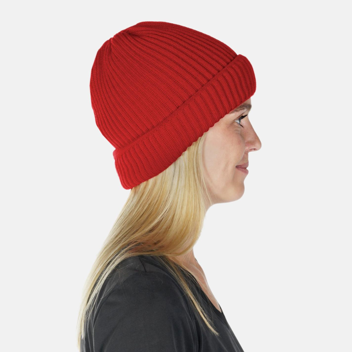 Weibliches Model trägt Unisex Strickmütze - Seite