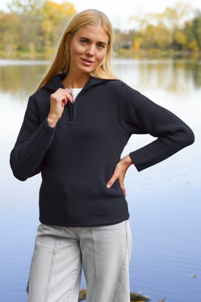 Troyer  - Model Outdoor Mood-Bild
