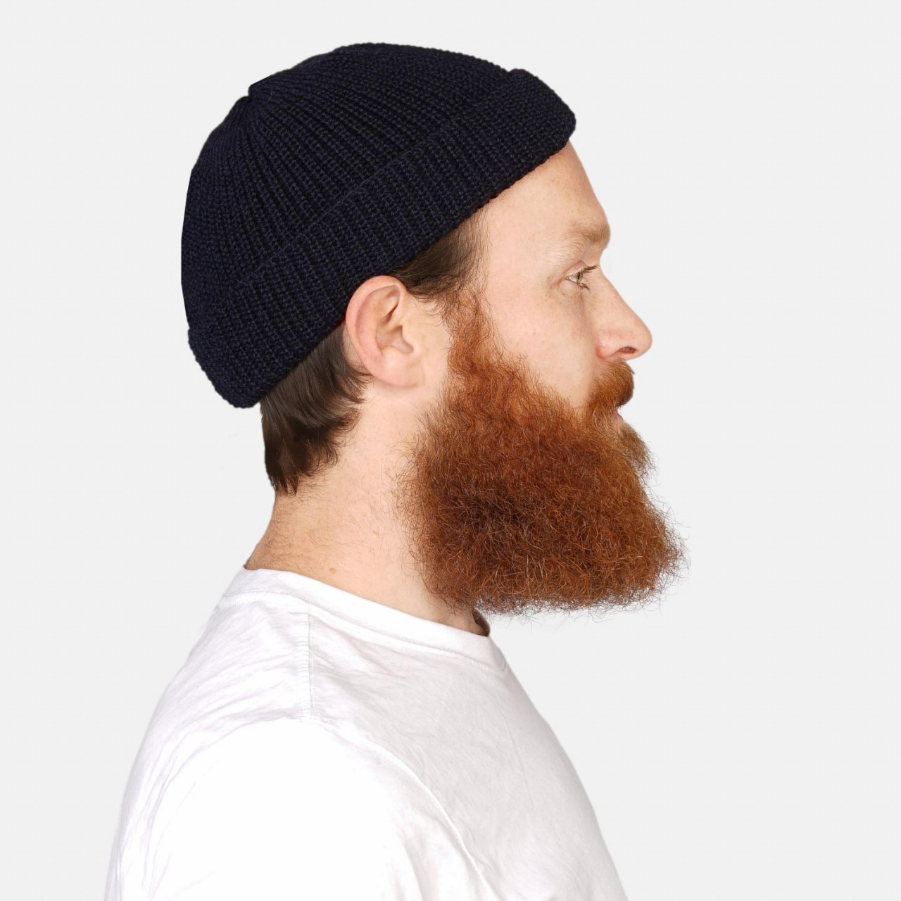 Strickmütze Marine Blau Sebär Wolle von Hanseheld - Männliches Model