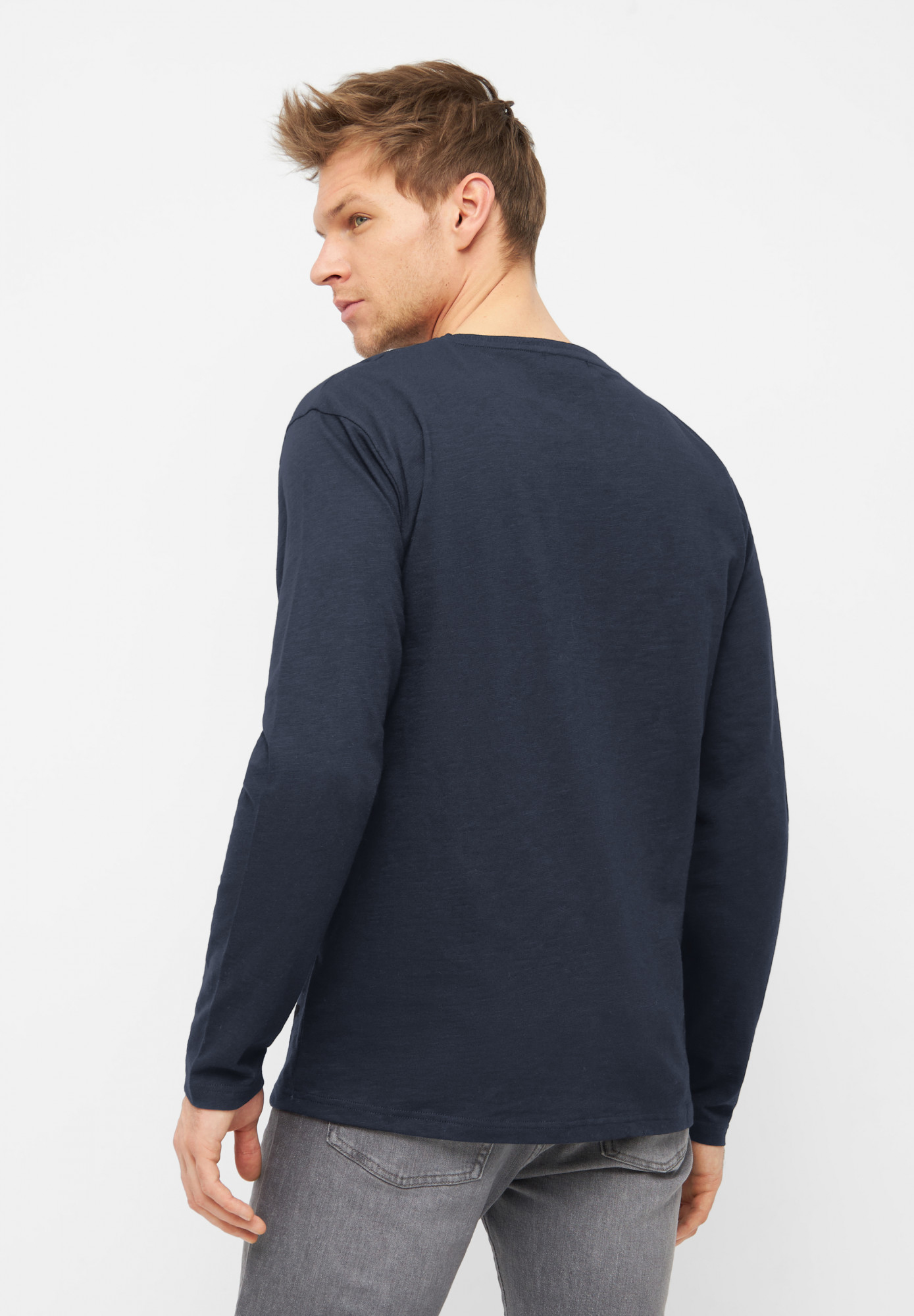 Herren Langarmshirt - Männliches Model - Rückansicht