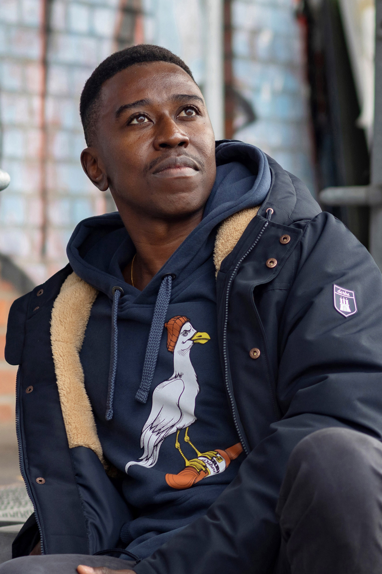 derbe Hoodie blau - Model-BildOutdoor Mood-Bild - 6