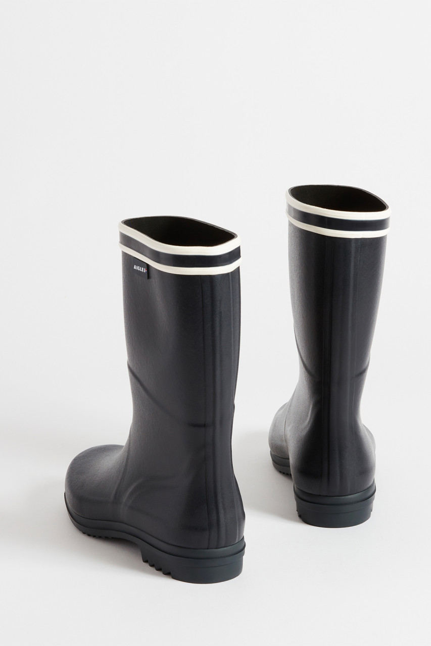 Produktbild von einem blauen Gummistiefel