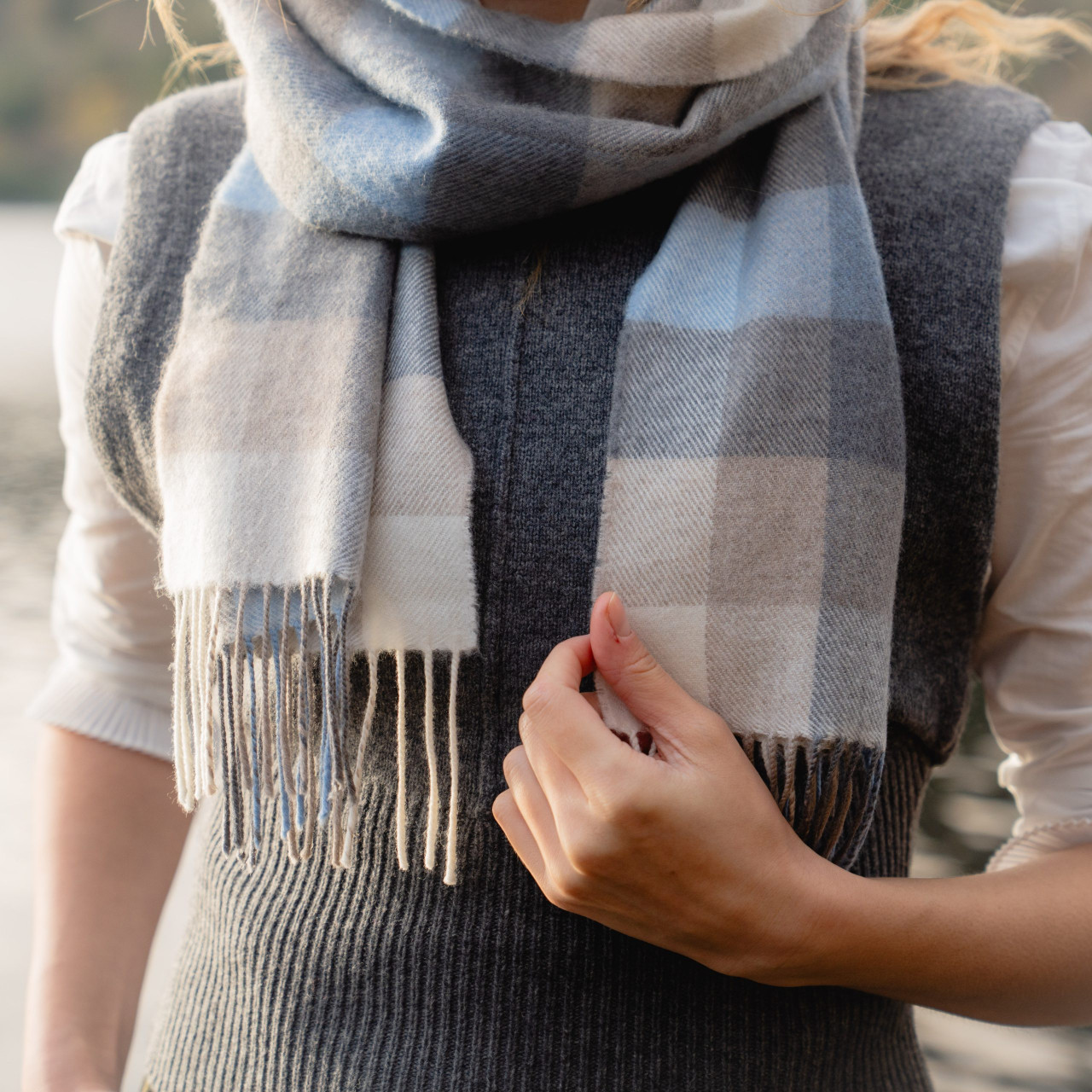 Schal Unisex von John Hanly - Frau Outdoor Mood-Bild