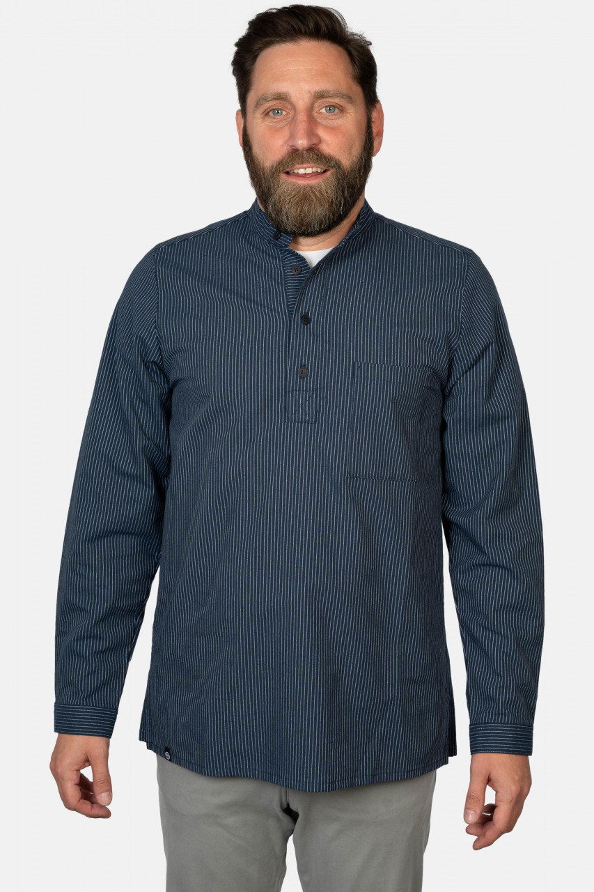 Fischerhemd Blau Schmal Gestreift  von Hanseheld - Model-Bild