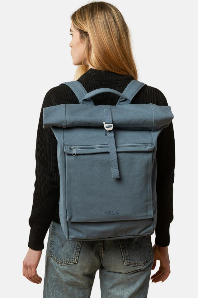 Rucksack Blau Amar von MELA - Model - Rückansicht