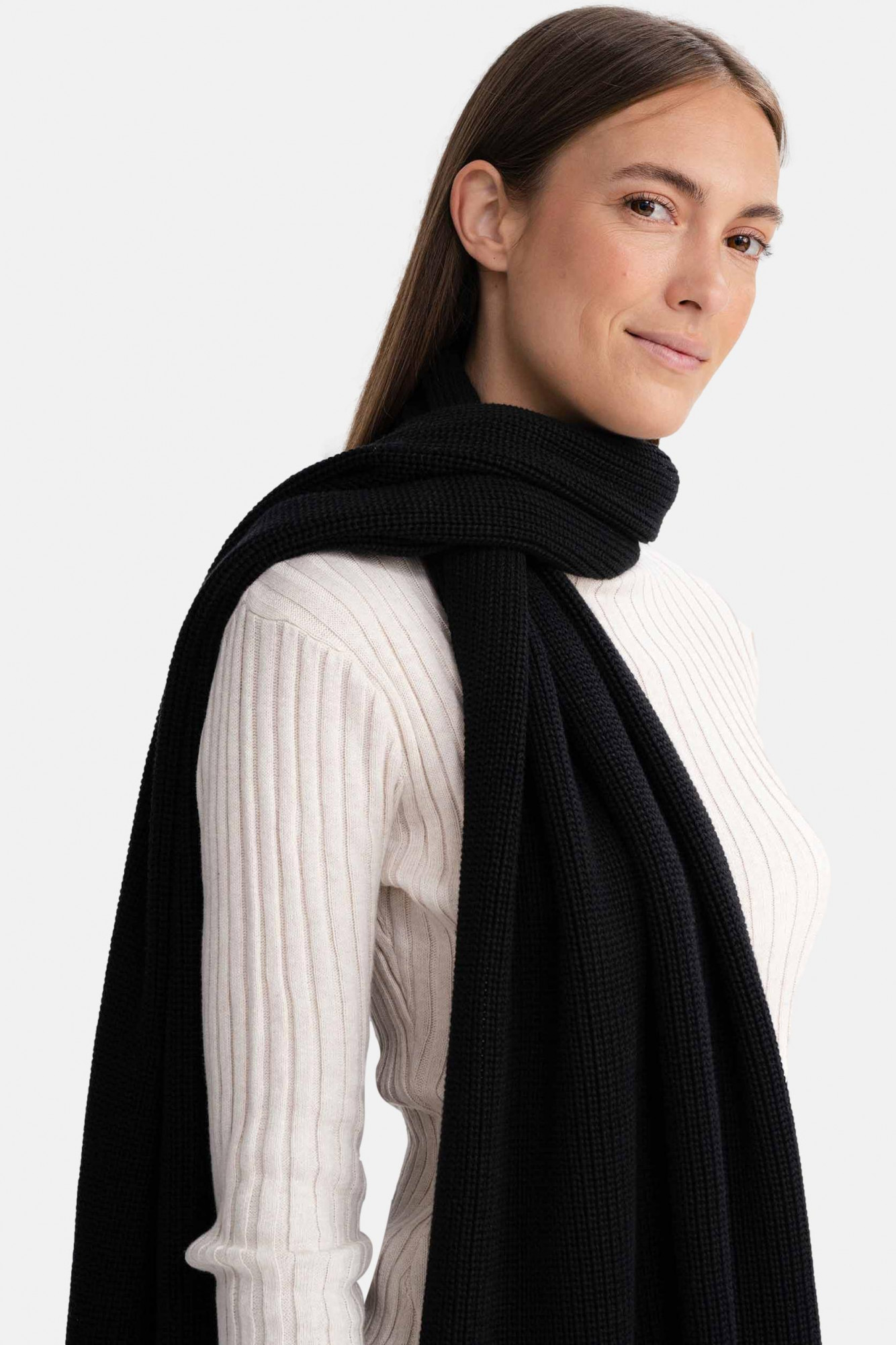 MELA Rippstrick Schal Nagna Schwarz GOTS Organic