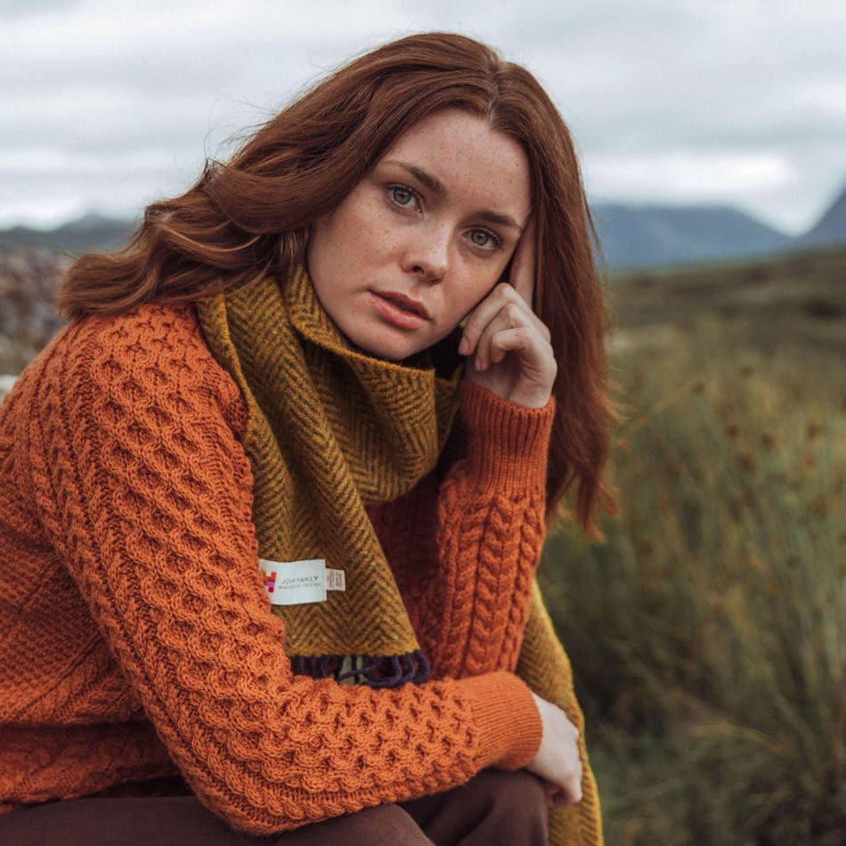 John Hanly Schal Irish Merino Kaschmir Gelb Dunkelblau Herringbone