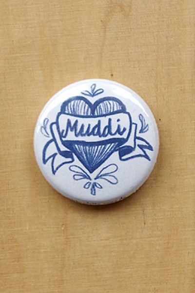 Button, Muddi