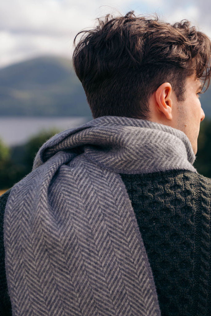 John Hanly Schal Irish Merino Kaschmir Grau Herringbone