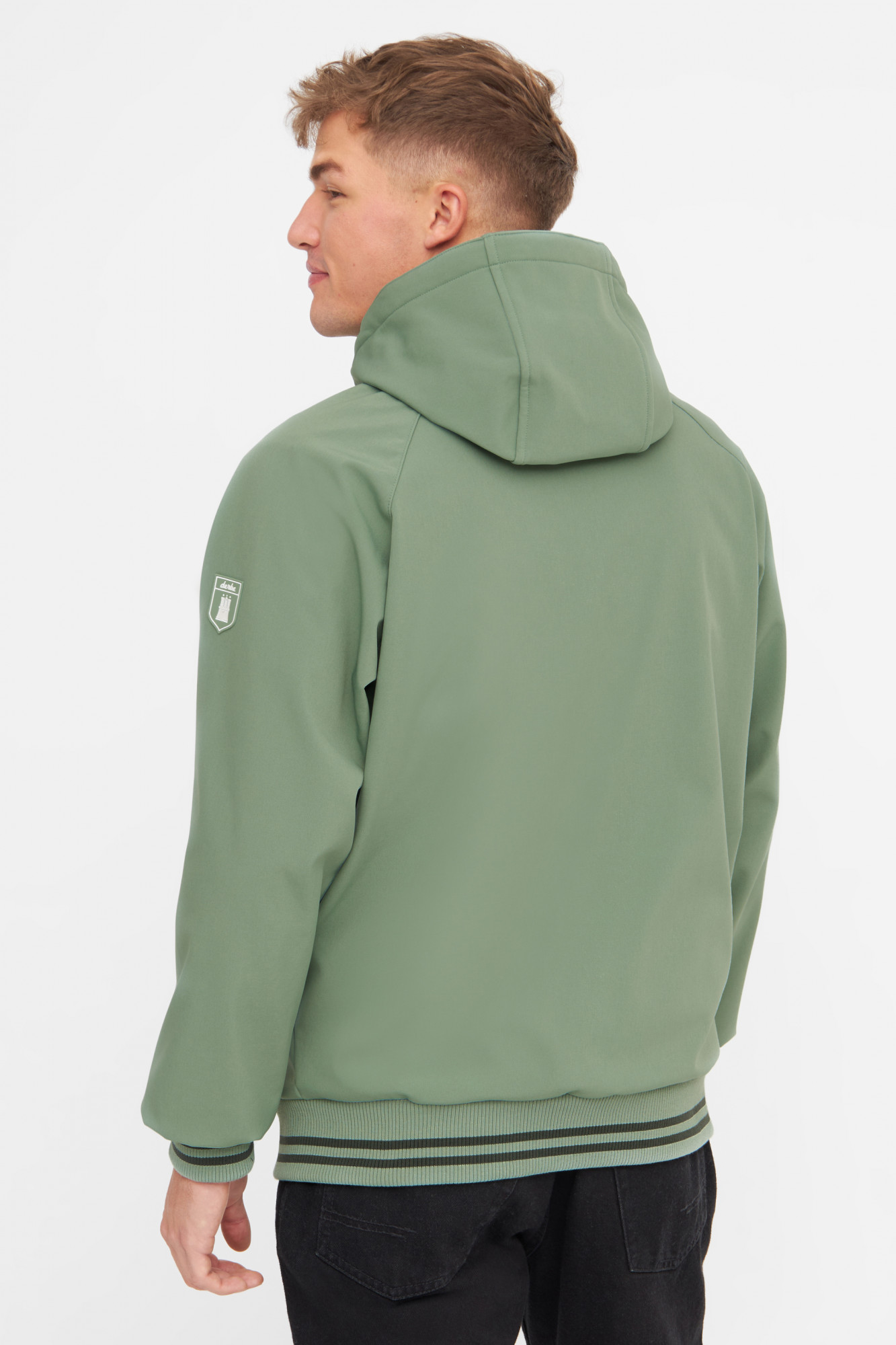 derbe Softshelljacke grün  - Model - Rückansicht