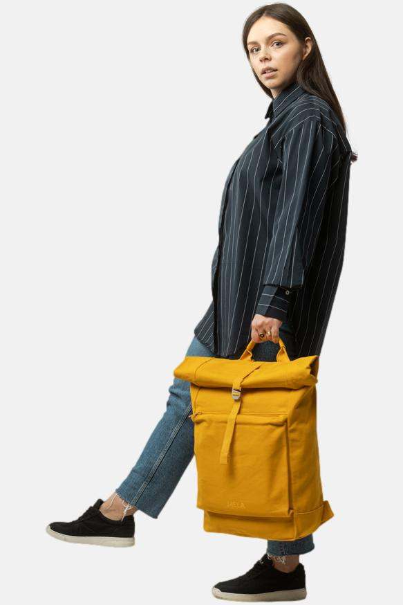 Rucksack Gelb Amar von MELA - Model - Seite