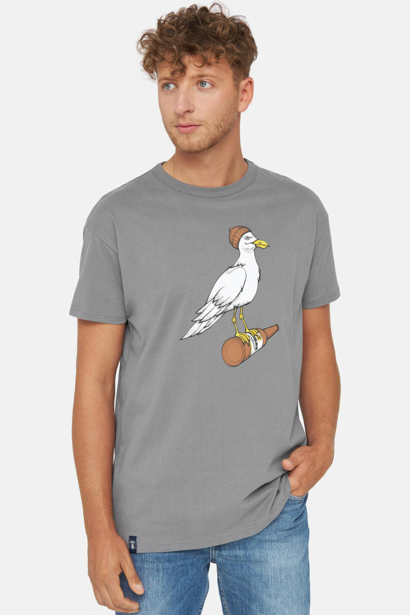 T-Shirt Grau Sturmmöwe von derbe - Model-Bild