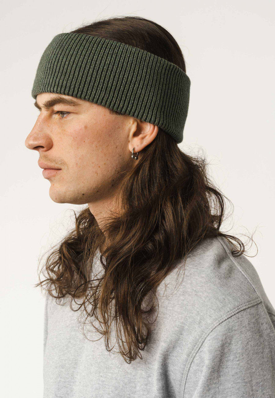 MELA KIRON Stirnband Oliv Grün Rippstrick