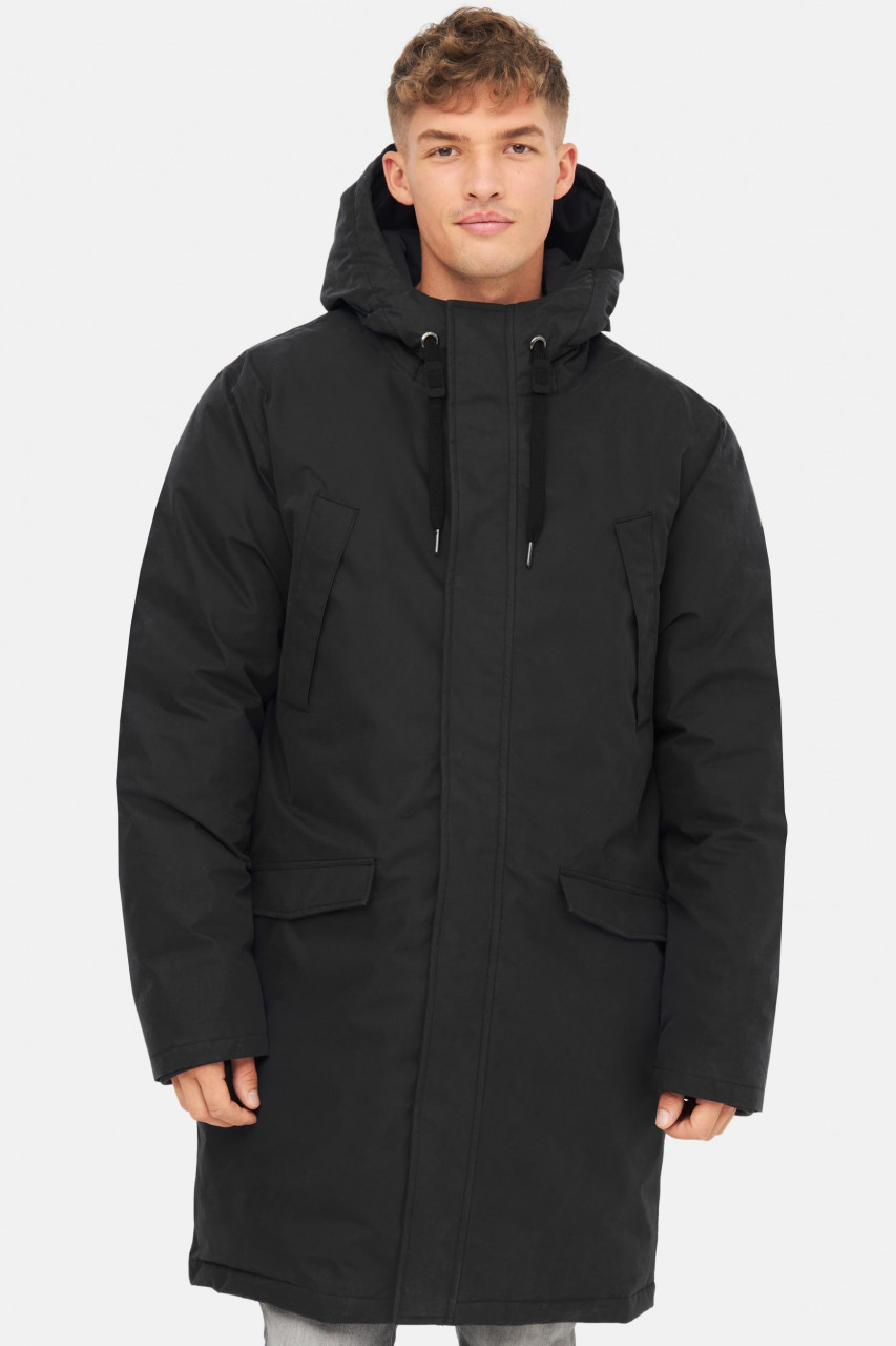 Wintermantel Schwarz Valholm von derbe - Model