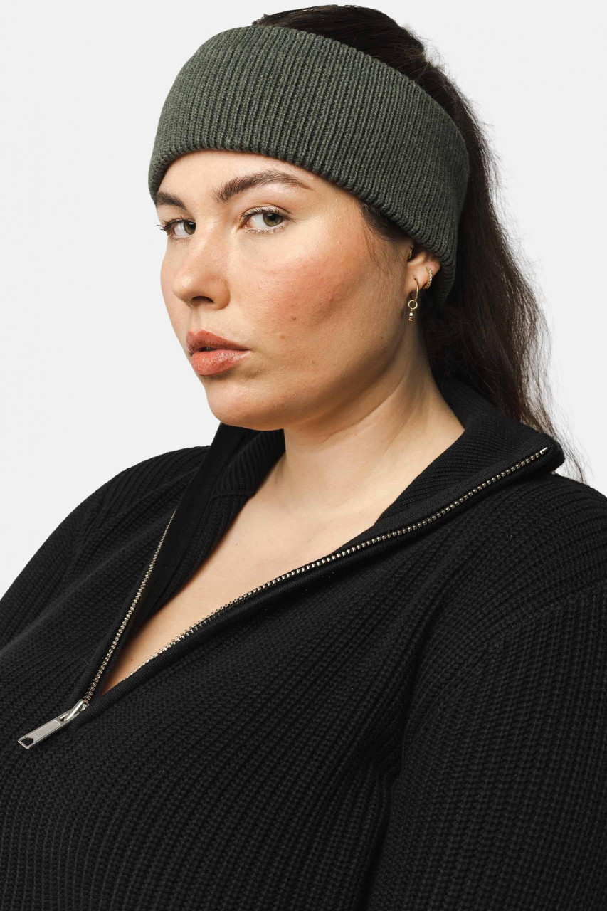 MELA KIRON Stirnband Oliv Grün Rippstrick