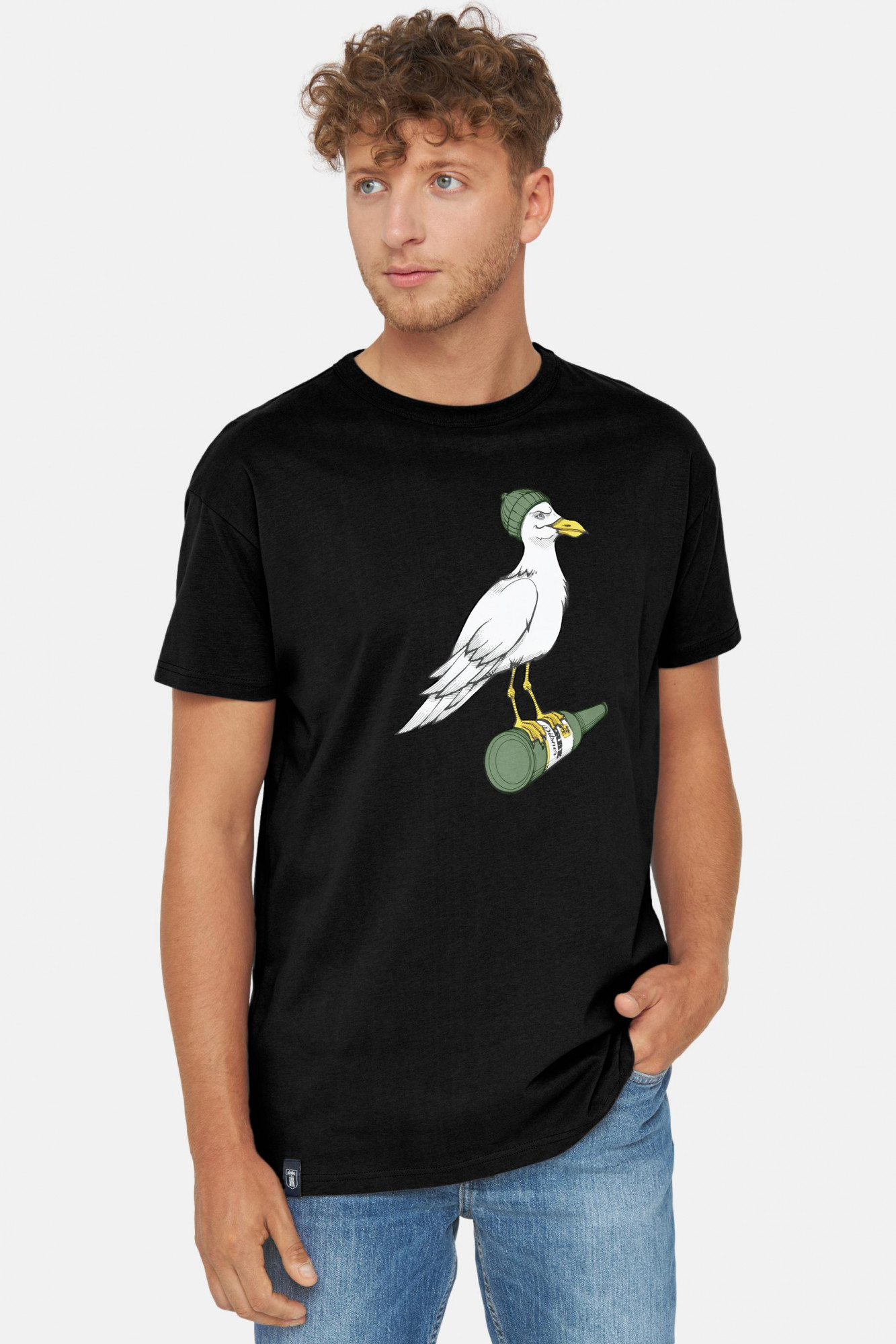 T-Shirt Schwarz Sturmmöwe von derbe - Männliches Model
