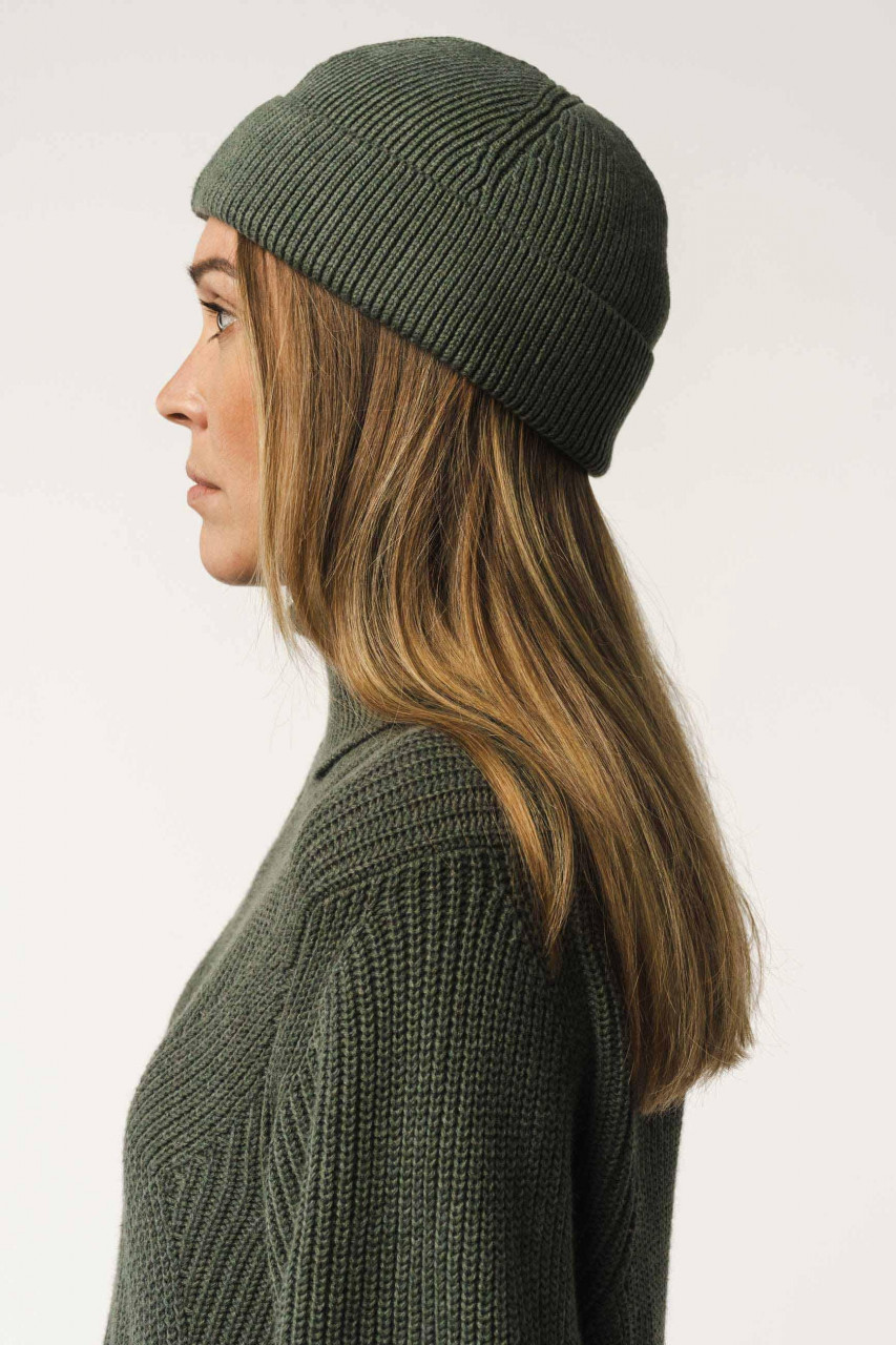 MELA kurze Rippstrick Mütze RAFI Grün Melange Dockermütze Oliv
