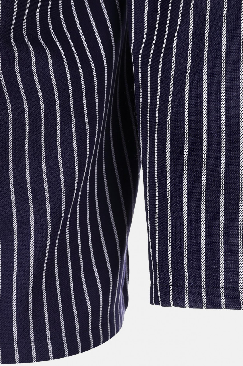 Detailbild von einem blauen Takelhemd