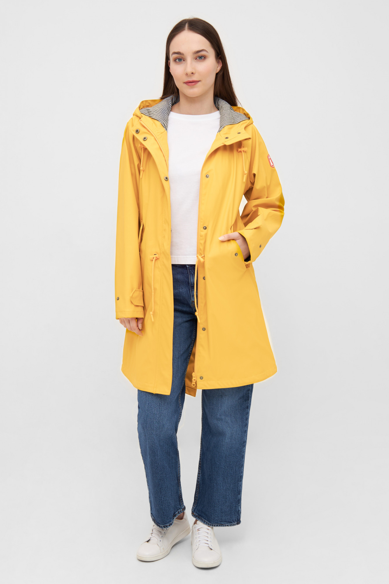 derbe Regenjacke gelb - Model-Bild