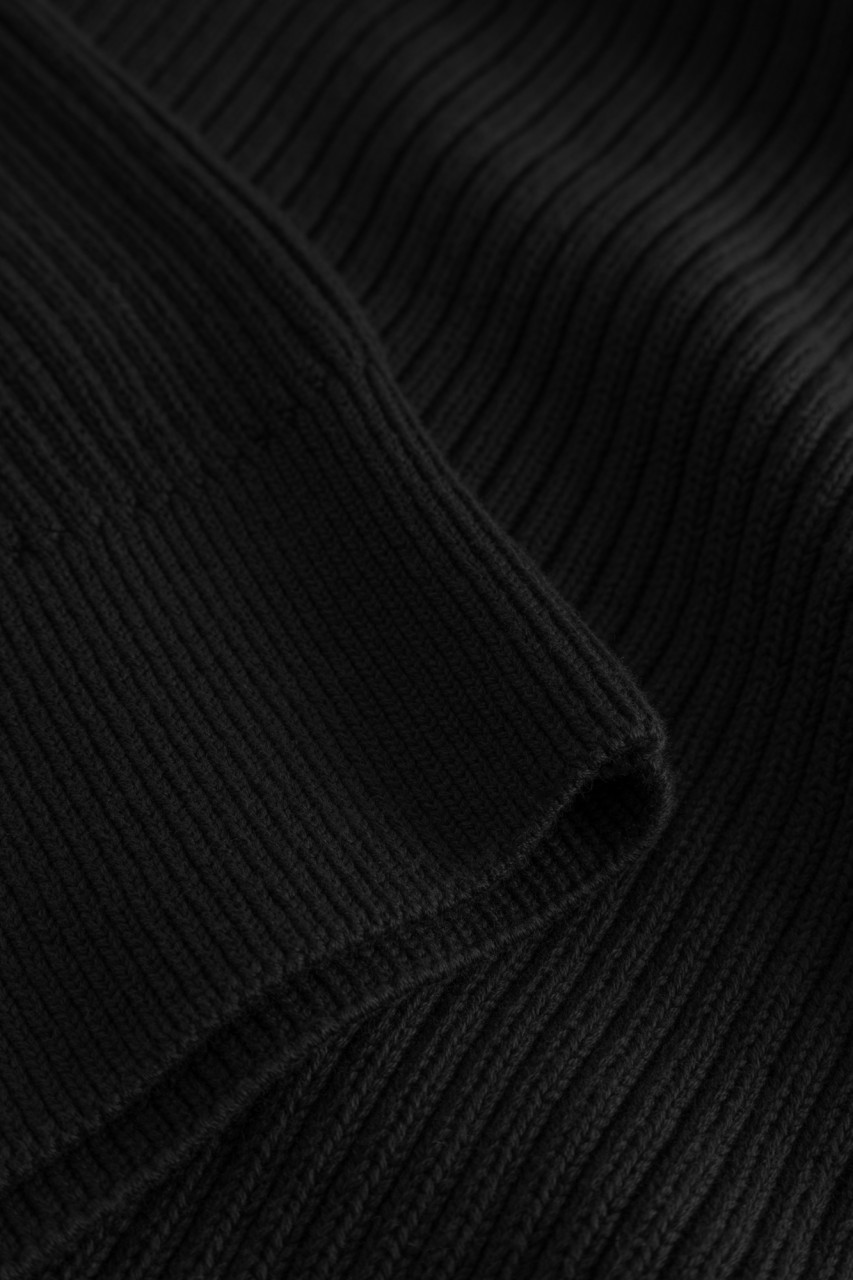 Detailbild von einem Troyer Schwarz Baumwolle der Marke Hanseheld