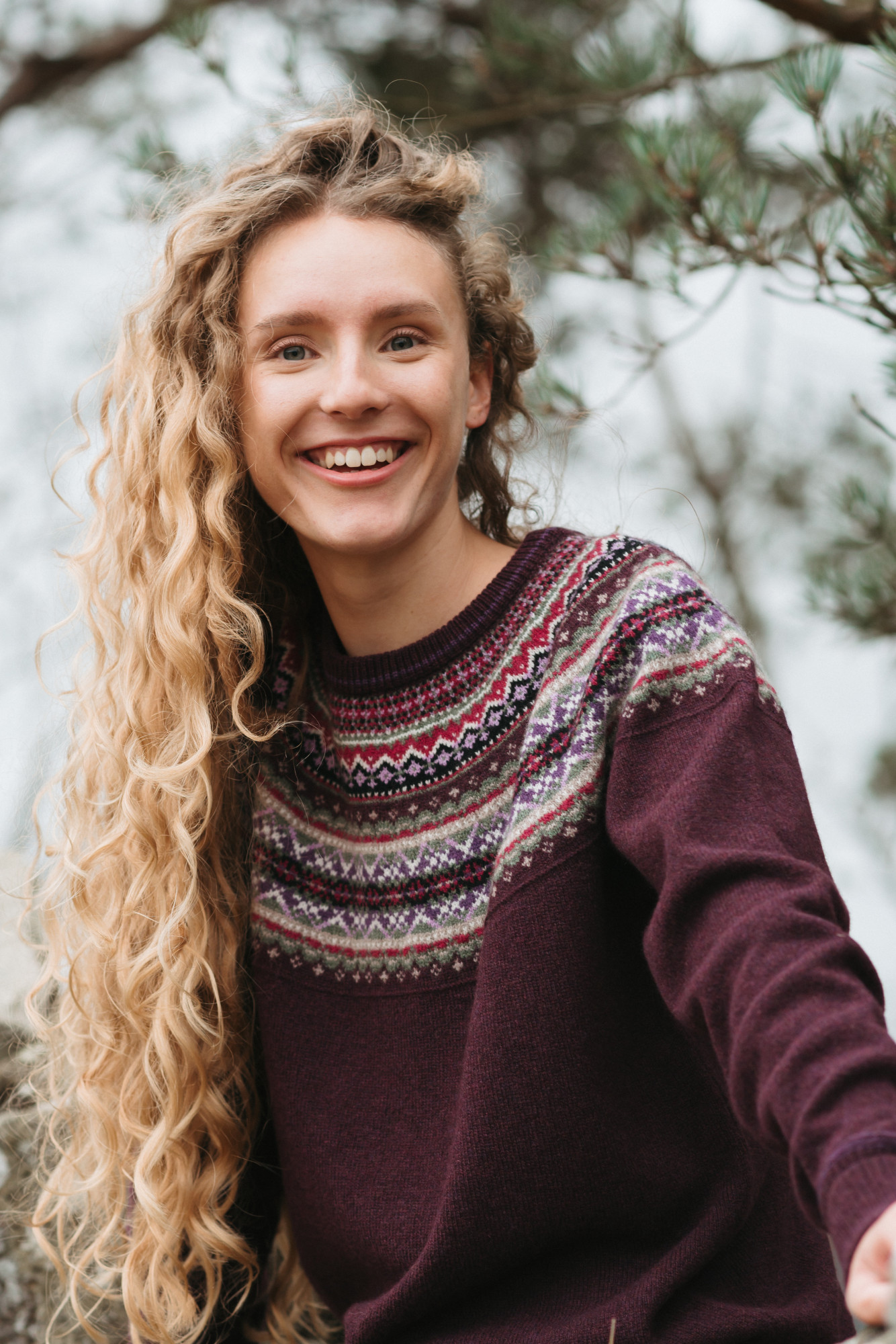ERIBÉ Alpine Breeze Damen Bordeaux Rot Weiß Pullover Fairisle