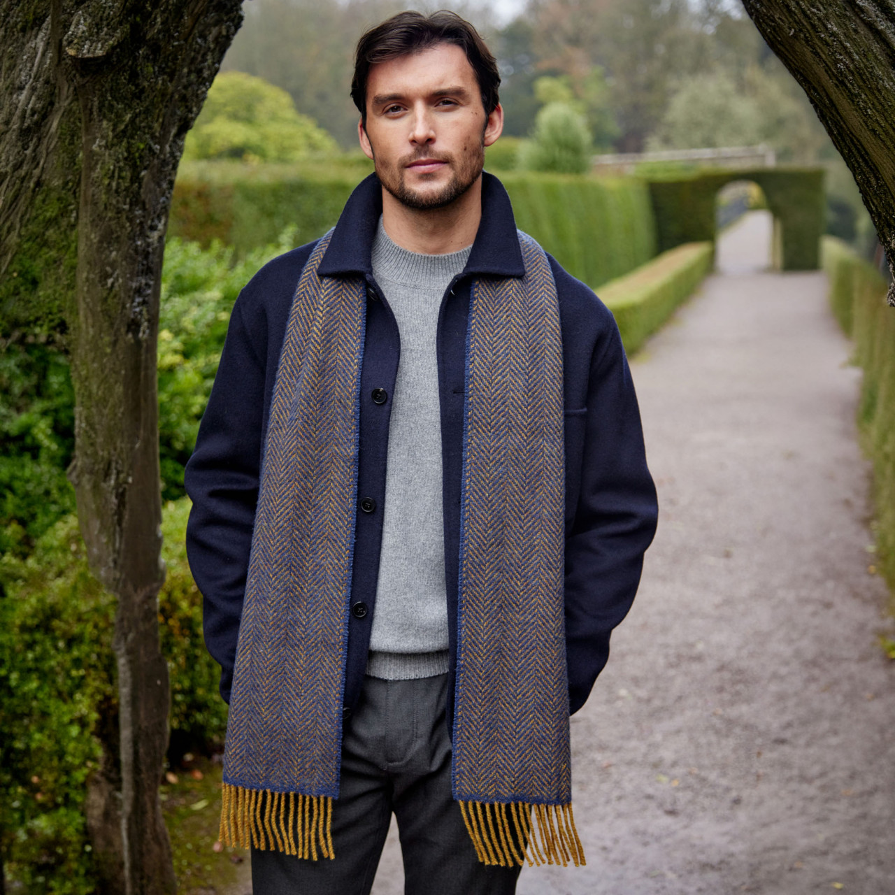 John Hanly Schal Irish Merino Kaschmir Dunkelblau Gelb Herringbone