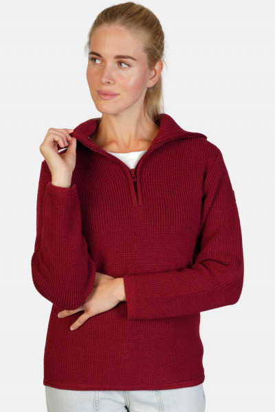 Troyer Bordeaux Rot Wolle von Hanseheld - Model - Seitenansicht