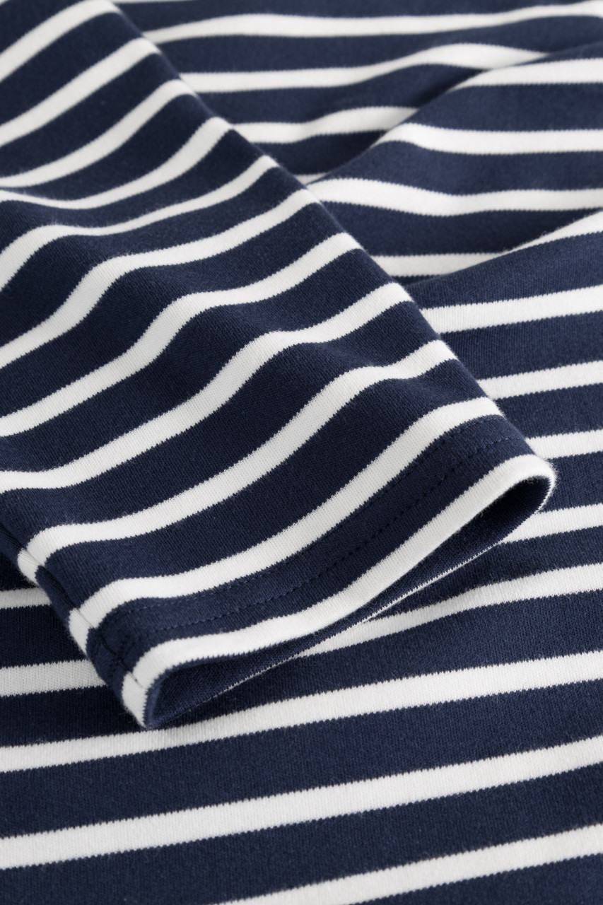 Detailbild von einem Streifenshirt Marine-Natur Gestreift von Hanseheld