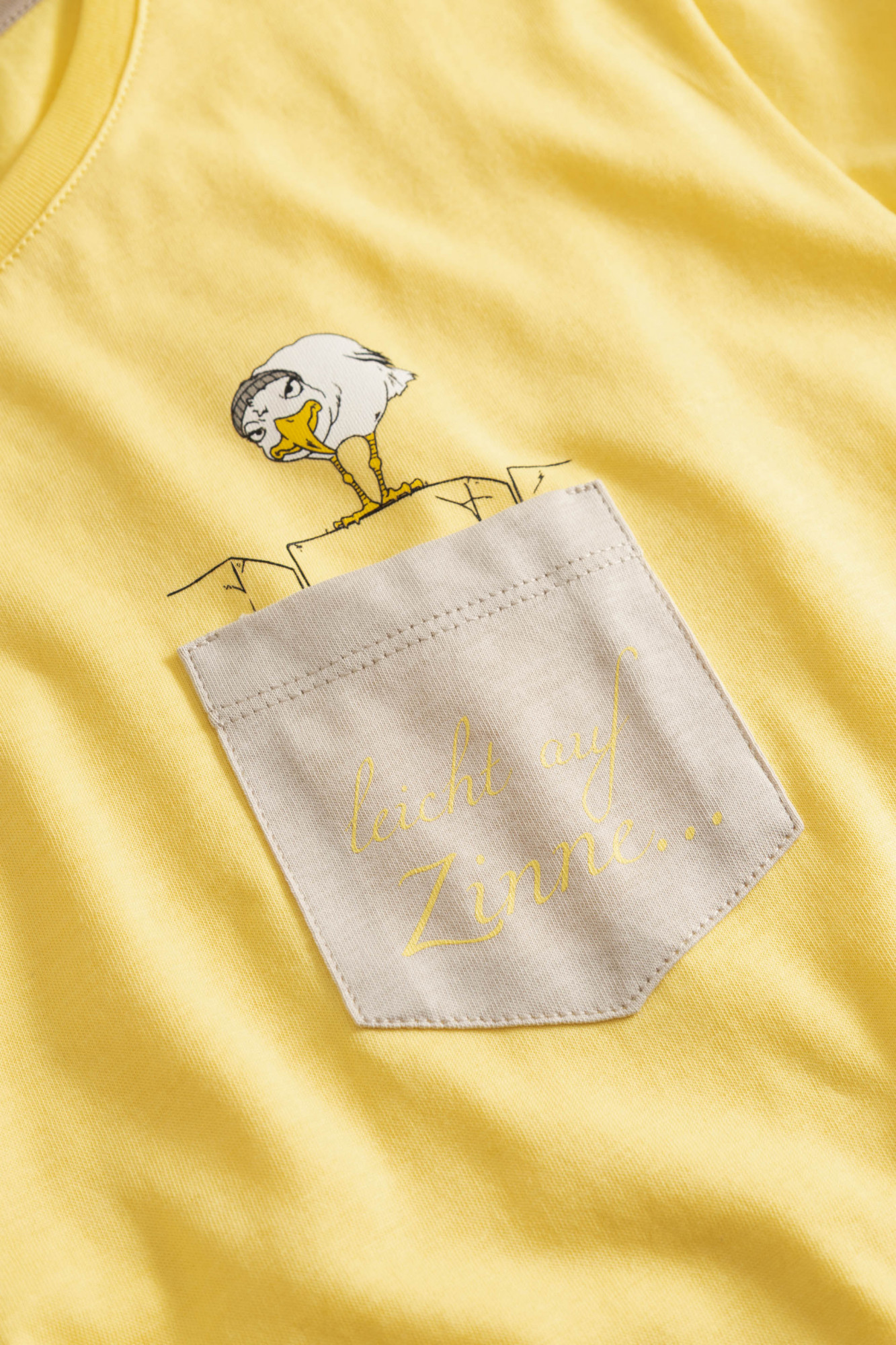 Derbe T-Shirt Leicht auf Zinne Damen Gelb Brusttasche GOTS Organic