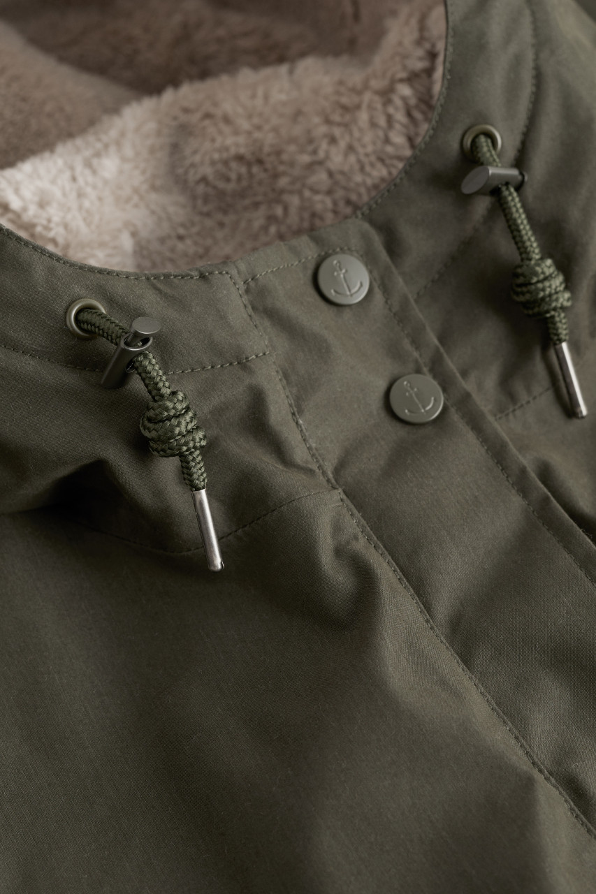 Detailbild von Regenjacke Plant Hunter 2 Oliv Grün für Damen von Seasalt Cornwall