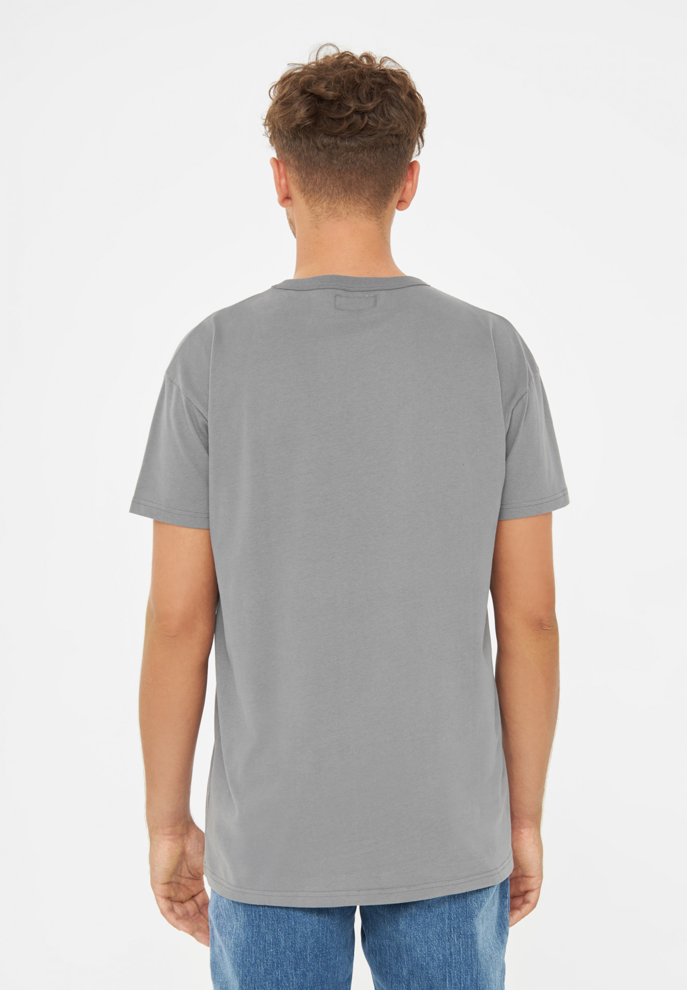 Model trägt grauen T-Shirt  - Rückansicht